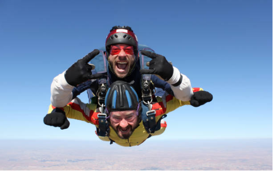 How cold is it to skydive? A detailed temperature guide